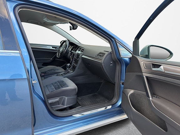 Volkswagen Golf Alltrack 15 of 30
