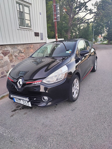Renault Clio 2 of 6