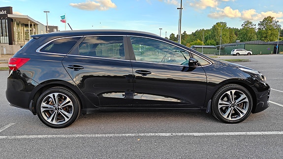Kia Ceed 3 of 16