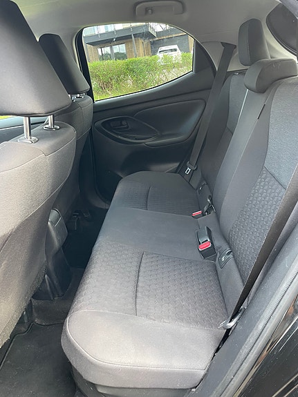 Toyota Yaris 6 of 7