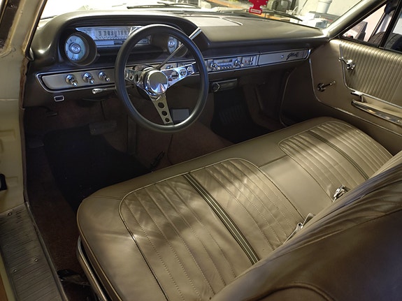 Ford Galaxie 8 of 8