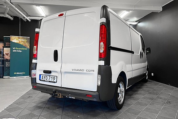 Opel Vivaro 9 of 18