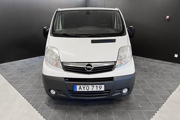 Opel Vivaro 4 of 18
