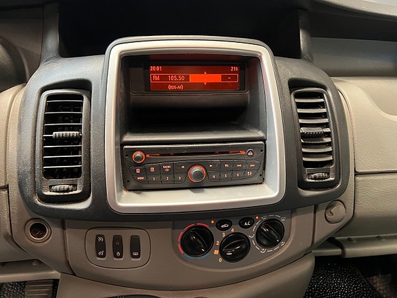 Opel Vivaro 18 of 18