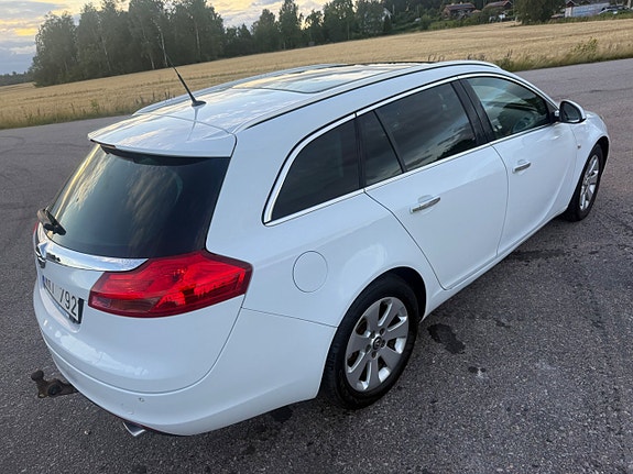 Opel Insignia 11 of 28
