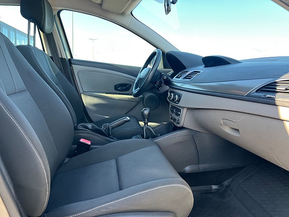 Renault Megane 9 of 11