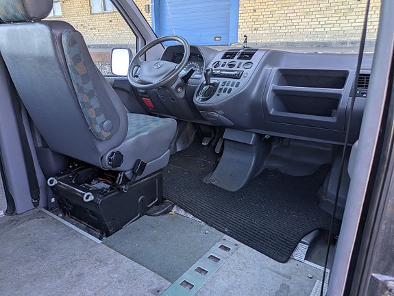 Mercedes-Benz Vito 110 10 of 15