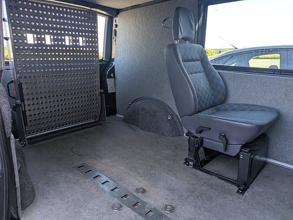 Mercedes-Benz Vito 110 11 of 15