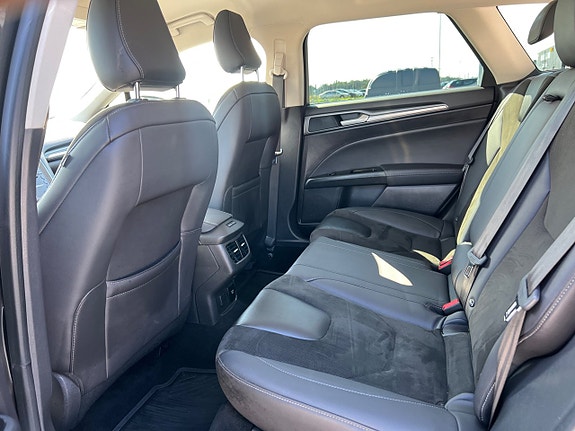 Ford Mondeo 14 of 19