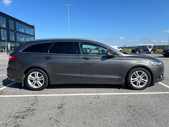 Ford Mondeo 4 of 19