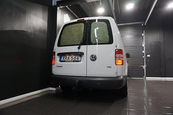 Volkswagen Caddy Maxi 21 of 22