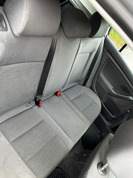 Volkswagen Golf V 5 of 5