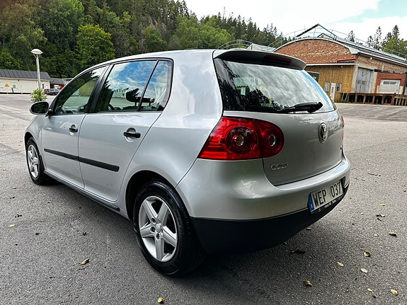 Volkswagen Golf V 3 of 5