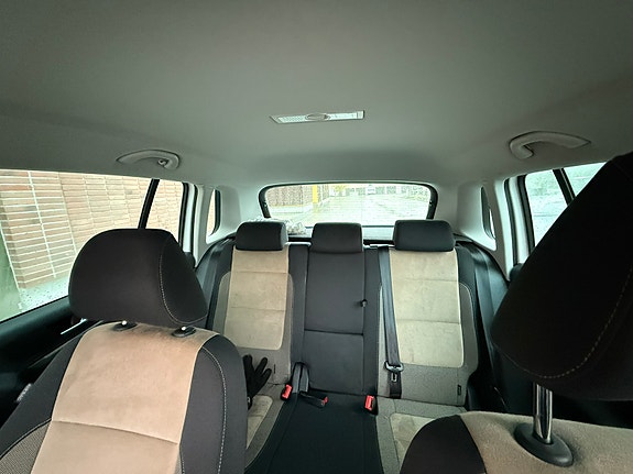 Volkswagen Tiguan 5 of 7