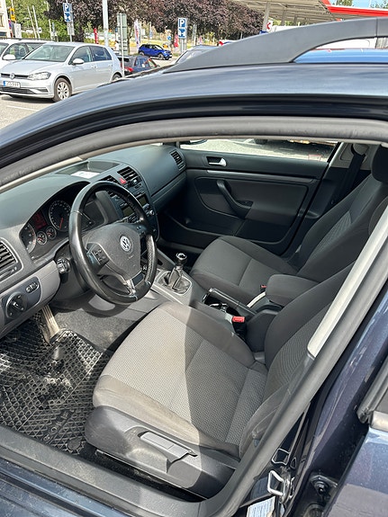Volkswagen Golf V 6 of 8