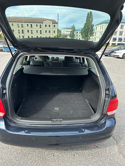 Volkswagen Golf V 5 of 8