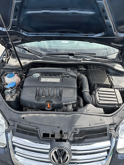 Volkswagen Golf V 4 of 8