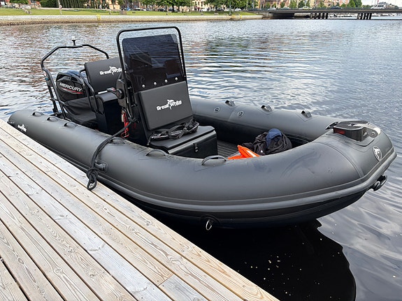 Greatwhite 510 black edition-21 motor -22 Inkl. 80km/h trailer 3 of 4