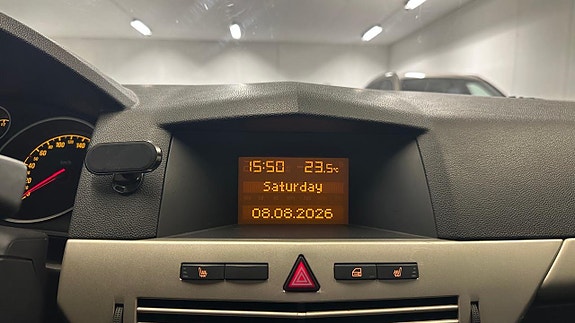 Opel Astra 20 of 20