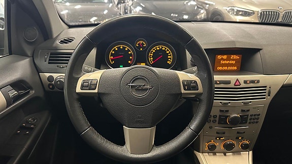 Opel Astra 15 of 20