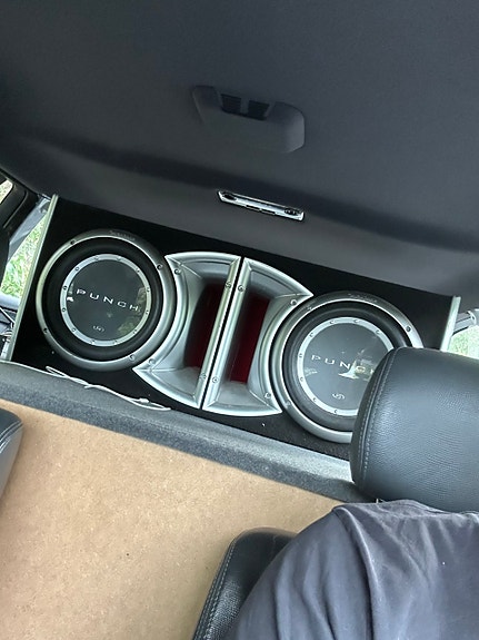 BMW 320i 5 of 8