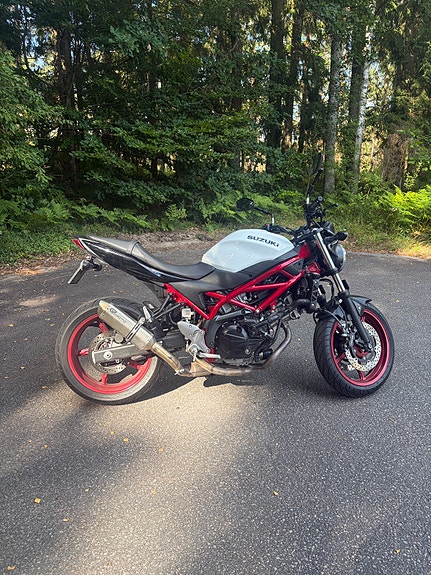 Suzuki SV650 2 of 5