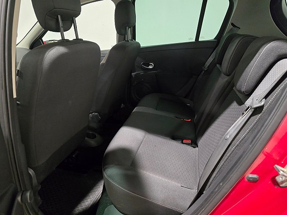 Renault Clio 9 of 15