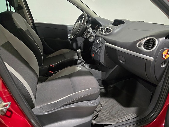 Renault Clio 10 of 15