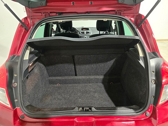 Renault Clio 15 of 15