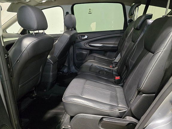 Ford S-MAX 9 of 17