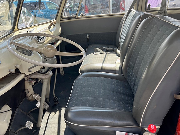 Volkswagen 1500 7 of 17