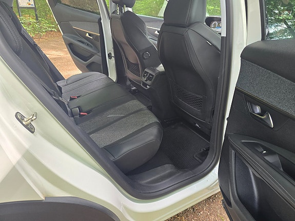 Peugeot 3008 13 of 15