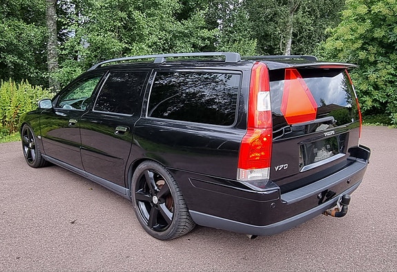 Volvo V70 2 of 2