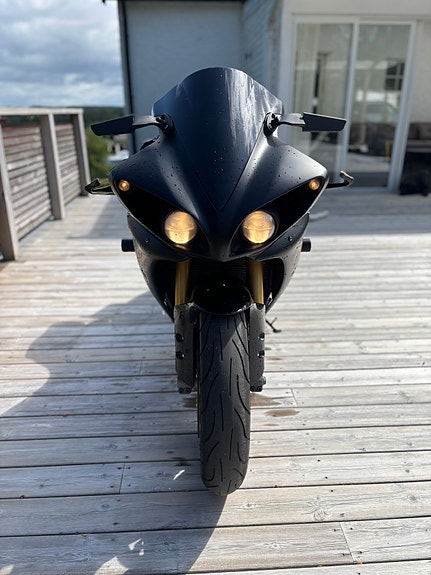 Yamaha YZF-R1 4 of 6