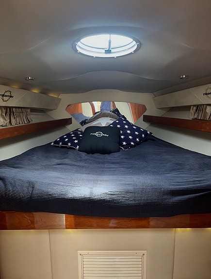 Fountain 38 Express Cruiser – 2 × 496 HO MAG 6 of 9