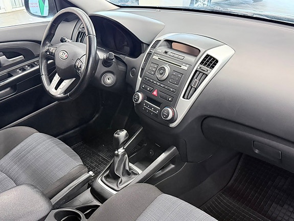 Kia Ceed 5 of 16