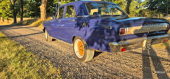 Chevrolet Nova 4 of 9