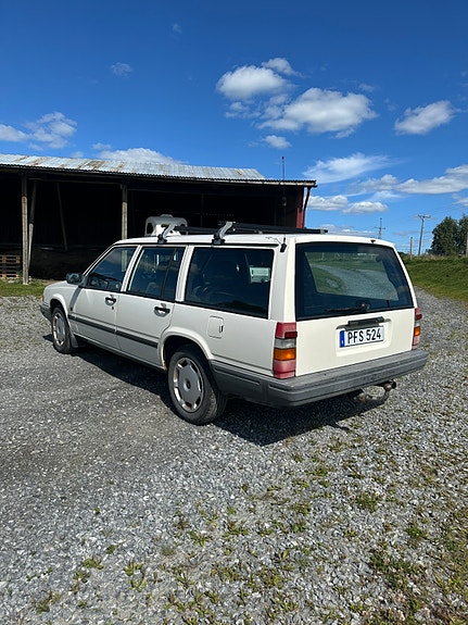 Volvo 740 2 of 7