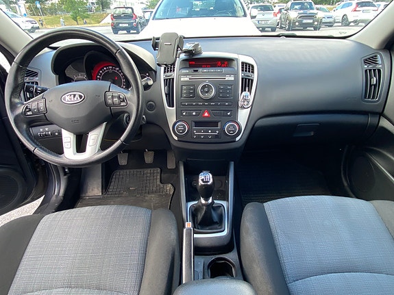 Kia Ceed 5 of 13