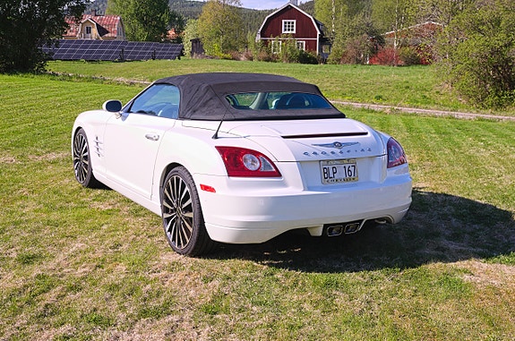 Chrysler Crossfire 4 of 8
