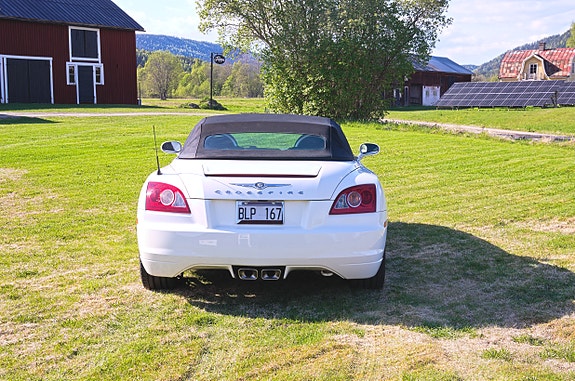 Chrysler Crossfire 3 of 8