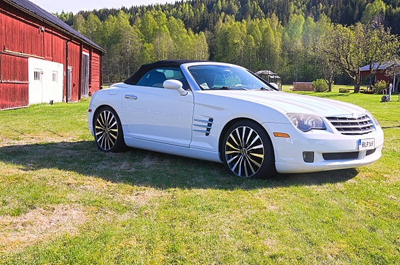 Chrysler Crossfire 2 of 8