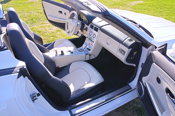 Chrysler Crossfire 5 of 8