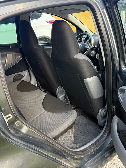 Toyota Aygo 6 of 8