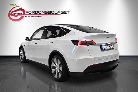 Tesla Model Y 6 of 15