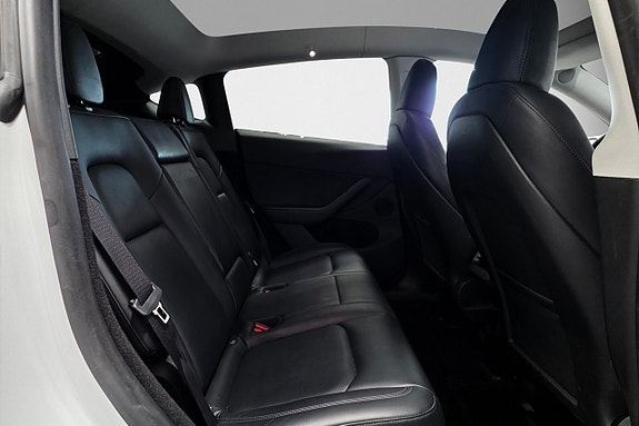 Tesla Model Y 11 of 15