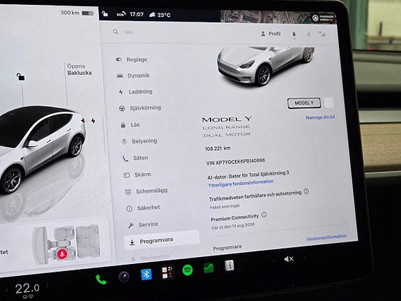 Tesla Model Y 14 of 15