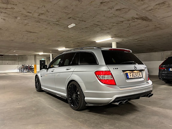 Mercedes-Benz C63 3 of 10