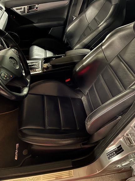 Mercedes-Benz C63 8 of 10