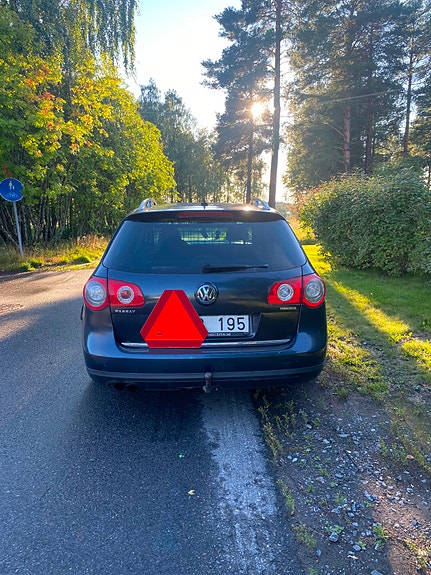 Volkswagen Passat 3 of 5